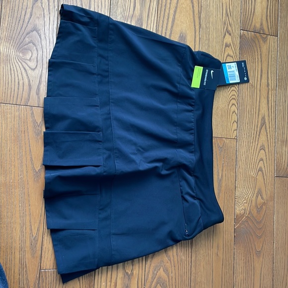 Nike skirt - Picture 3 of 4